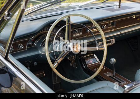 Lenkrad in Oldtimer Stockfoto