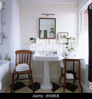 Land-Stil Badezimmer Stockfoto