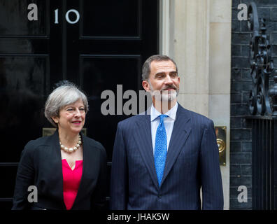 London, UK. 13. Juli 2017. Der spanische König Felipe VI trifft britische Premierminister Theresa May in 10 Downing Street Stockfoto
