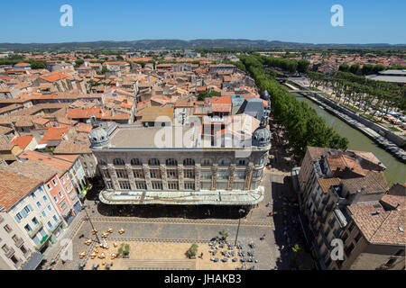 Ehem. Kaufhaus "Aux Dames de France" vom Rathausplatz entfernt. Narbonne, Frankreich. Stockfoto