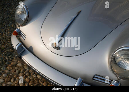 Detail der Porsche 1600 Super. Supersportwagen und Luxus Sportwagen auf Ausstellung in Turin Auto Show. Stockfoto