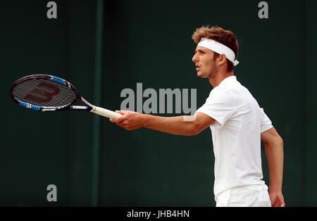 Corentin Moutet am 10. Tag der Wimbledon Championships im All England Lawn Tennis and Croquet Club, Wimbledon. DRÜCKEN SIE VERBANDSFOTO. Bilddatum: Donnerstag, 13. Juli 2017. Siehe PA Geschichte TENNIS Wimbledon. Bildnachweis sollte lauten: Steven Paston/PA Wire. Stockfoto