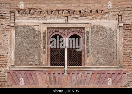 Detail des Wein-Tores (Puerta del Vino) in der Palast-Komplex der Alhambra in Granada, Andalusien, Spanien. Stockfoto