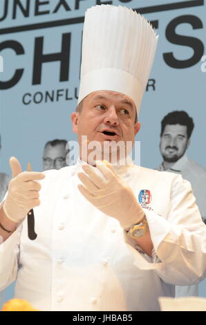 Französischen Küchenchef Christophe Marguin liefert öffentliche Kochkurs in Lyon (Frankreich) Stockfoto