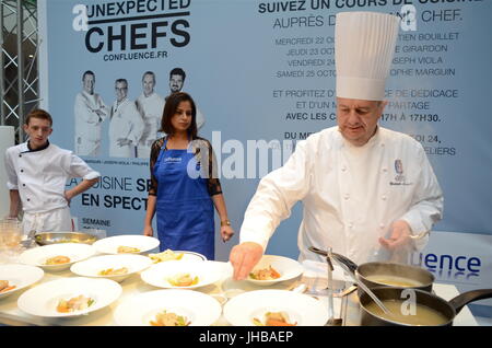 Französischen Küchenchef Christophe Marguin liefert öffentliche Kochkurs in Lyon (Frankreich) Stockfoto