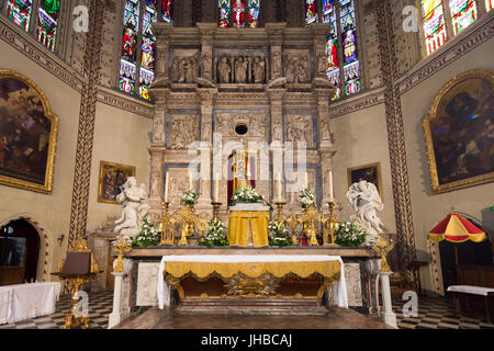 Kathedrale Saint-Jean-Le-Baptiste und Campo Santo in Perpignan, Frankreich Stockfoto