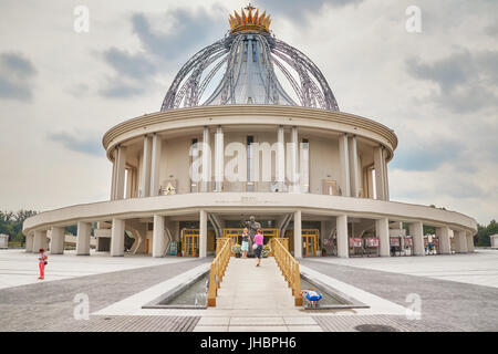 Torun, Polen - 8. Juli 2017: Das neu gebaute Heiligtum der Muttergottes der Stern der Neuevangelisierung und St. John Paul II. Stockfoto