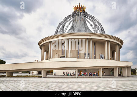 Torun, Polen - 8. Juli 2017: Das neu gebaute Heiligtum der Muttergottes der Stern der Neuevangelisierung und St. John Paul II. Stockfoto