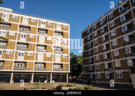 Sozialer Wohnungsbau in Globus Stadt, Cambridge Heath Road, Bethnal Green, Tower Hamlets, East London, UK Stockfoto