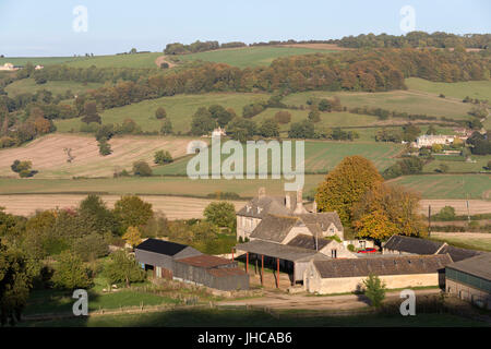 Blick über Wadfield Farm und Cotswold Ackerland im Herbst, Winchcombe, Cotswolds, Gloucestershire, England, Vereinigtes Königreich, Europa Stockfoto