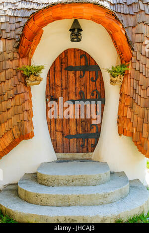 Sibiu, Rumänien. Detail der Märchenschloss, Porumbacu Dorf. Stockfoto