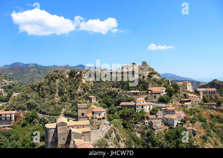 Blick auf das Dorf Savoca in Sizilien, Italien Stockfoto