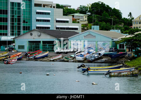 Angelboote/Fischerboote im Fischerhafen, Castries, St. Lucia, West Indies Stockfoto