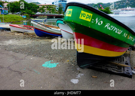 Angelboote/Fischerboote im Fischerhafen, Castries, St. Lucia, West Indies Stockfoto