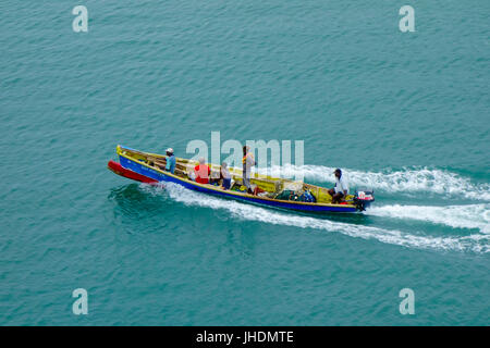 Angelboote/Fischerboote im Fischerhafen, Castries, St. Lucia, West Indies Stockfoto