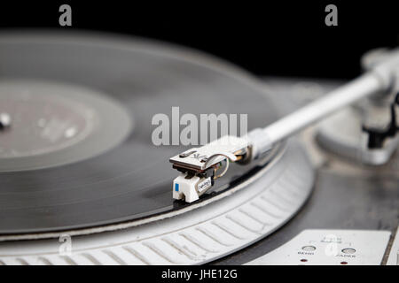 Stylus Nadel auf einer Lp Vinyl-Schallplatte Stockfoto