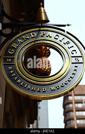 Zeichen für Grand Pacific Restaurant, Manchester City Centre Stockfoto