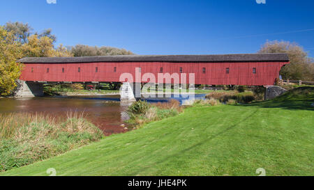 Montrose abgedeckt (Kissing Brücke) am West Montrose, Waterloo, Ontario, Kanada Stockfoto