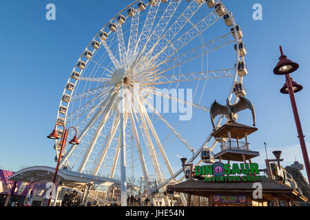 SkyWheel in Dinosaur Adventure Golf in Niagara Falls, Ontario, Kanada. Stockfoto