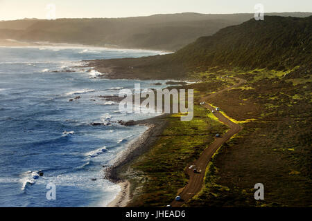 Straße in Kap der guten Hoffnung im Sonnenuntergang, Kap der guten Hoffnung National Park in Südafrika, Western Cape Stockfoto