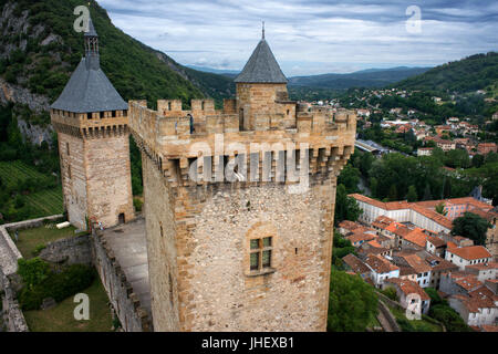 Mittelalterliche Burg und Stadt Foix, Midi-Pyrénées, Pyrenäen, Departement Ariege, Frankreich, Europa. Gaston Phoebus contal Schloss des Grafen von Foix Stockfoto