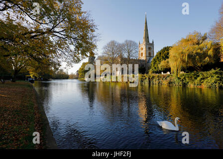 Holy Trinity Church, wo William Shakespeare am Fluss Avon, Stratford-upon-Avon, Warwickshire, England, Vereinigtes Königreich, Europa begraben liegt Stockfoto