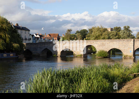 Mittelalterliche Brücke über den Fluss Avon, Bidford-on-Avon, Warwickshire, England, Vereinigtes Königreich, Europa Stockfoto