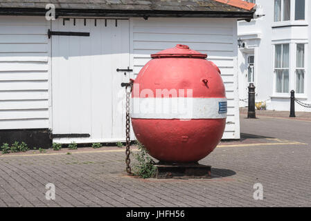 Seemine am Burnham auf Crouch Stadtkai Stockfoto