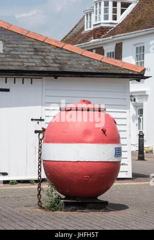 Seemine am Burnham auf Crouch Stadtkai Stockfoto