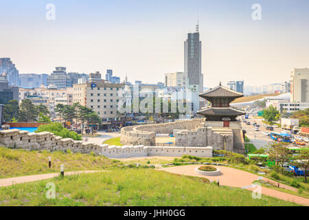 Hohen Blick auf Dongdaemun Tor bei c Seonggwak Park am 18. Juni 2017 in Stadt von Seoul, Südkorea - Tourenziel Stockfoto