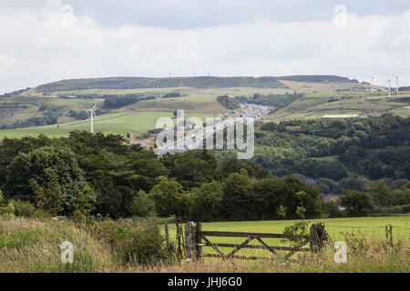 Blick über den Pennines in Yorkshire, Blick nach Osten, mit der Autobahn M62 sichtbar Stockfoto