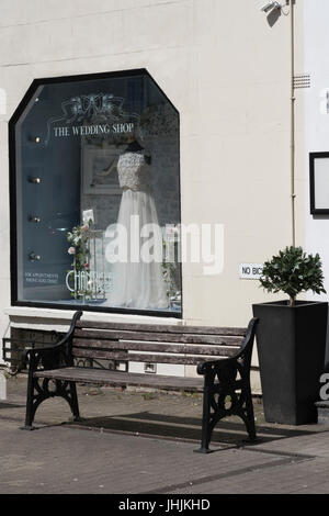 Brautmodengeschäft in Cheltenham Stockfoto