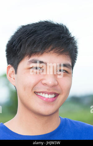 Junge Hubsche Philippinische Teen Braune Hautfarbe Stockfotografie Alamy