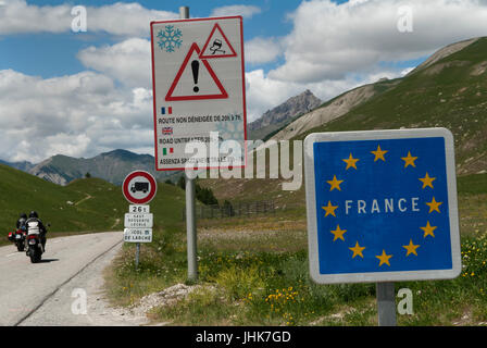 Italienische Französische Alpen Grenzübergang auf der D900 Straße dazwischen Argentera in Italien und auf dem Weg nach Barcelonnette in Frankreich 2017 2010er HOMER SYKES Stockfoto