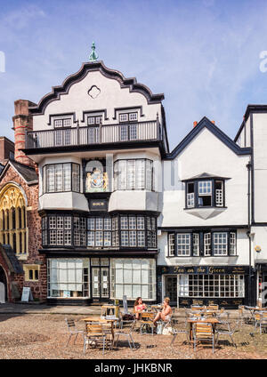 20. Juni 2017: Exeter, Devoin, England, UK - Mols Coffee House, ein 1596 Holz gerahmt Gebäude im Cathedral Close. Stockfoto