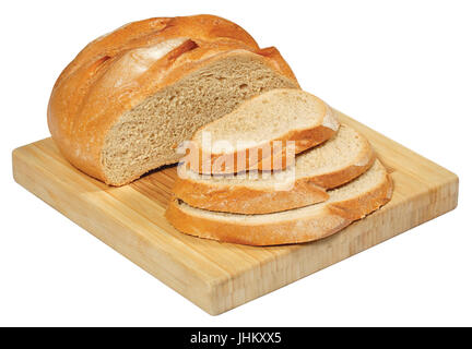 frisches Brot auf Holzbrett isoliert auf weiss Stockfoto