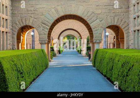 Die architektonischen Strukturen am Campus der Stanford Universität in Palo Alto, Kalifornien, USA Stockfoto