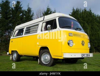 1975 VW Volkswagen Westfalia Erker Wohnmobil Stockfoto