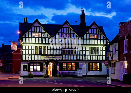 Der Bell-Pub, bei Nacht, Tewkesbury, Gloucestershire, England UK Stockfoto