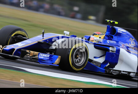 Sauber Pascal Wehrlein beim zweiten Training des 2017 British Grand Prix in Silverstone, Towcester. Stockfoto