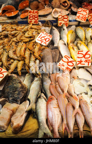 Fisch Shop im Bowrington Road Market auf der Insel Hong Kong. Stockfoto