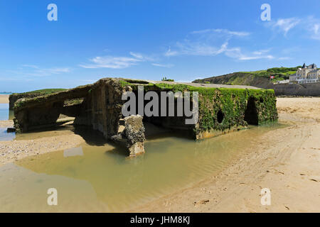 ARROMANCHES, FRANKREICH - JUNI 2014; Reste von den temporären Hafen während des zweiten Weltkrieges verwendet. Stockfoto