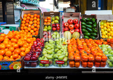 Frisches Obst auf Anzeige in Carmel Märkte, Tel Aviv, Israel. Stockfoto