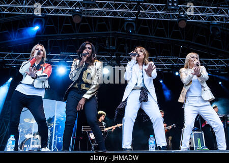 London, UK. 13. Juli 2017. All Saints spielt Kew die Musik in Kew Gardens am 13.07.2017 im Kew die Musik in Kew Gardens, London. Personen im Bild: Nicole Appleton, Melanie Blatt, Shaznay Lewis, Natalie Appleton. Picture by Credit: Julie Edwards/Alamy Live-Nachrichten Stockfoto