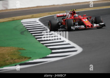 Towcester, UK. 14. Juli 2017. KIMI RÄIKKÖNEN Finnlands und Scuderia Ferrari fährt, während im ersten freien Training des 2017 Formel 1 British Grand Prix in Towcester, Vereinigtes Königreich. Bildnachweis: James Gasperotti/ZUMA Draht/Alamy Live-Nachrichten Stockfoto