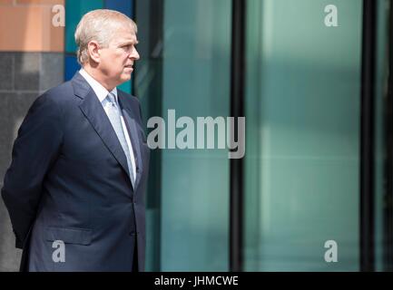 London, Vereinigtes Königreich von Großbritannien und Nordirland. 14. Juli 2017. Duke of York besucht Francis Crick Institut. London, UK. 14.07.2017 | Nutzung weltweit Credit: Dpa/Alamy Live-Nachrichten Stockfoto