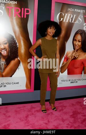 Los Angeles, CA, USA. 13. Juli 2017.  Yara Shahidi bei der "Mädchen-Trip" Premiere auf der königliche Kinos am 13. Juli 2017 in Los Angeles, Kalifornien im Ankunftsbereich für Mädchen Reise Premiere, Regal L.A. LIVE: Barco Innovation Center, Los Angeles, CA 13. Juli 2017. Bildnachweis: Priscilla Grant/Everett Collection/Alamy Live-Nachrichten Stockfoto