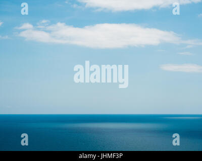 Abbotsbury Hügel, Dorset, UK. 14. Juli 2017. Sonniges Wetter über dem Meer von Abbotsbury Hügel gesehen. Bildnachweis: DTNews/Alamy Live Stockfoto