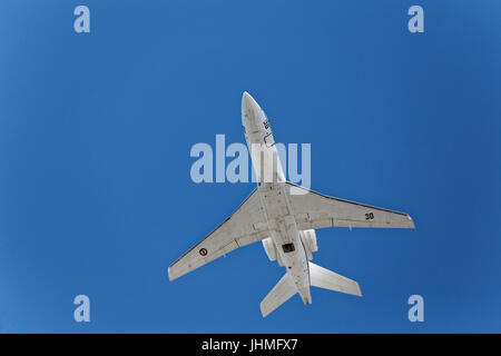 Paris, Frankreich. 14. Juli 2017. Dassault Falcon 50 während der Airshow für Meuterei auf der militärischen Parade In Paris. Bildnachweis: Bernard Menigault/Alamy Live neu Stockfoto