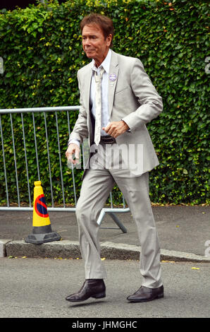 London, UK. 14. Juli 2017. Cliff Richard angekommen AELTC Wimbledon Lawn Tennis Championships am zweiten Freitag des Turniers. Bildnachweis: JOHNNY ARMSTEAD/Alamy Live-Nachrichten Stockfoto